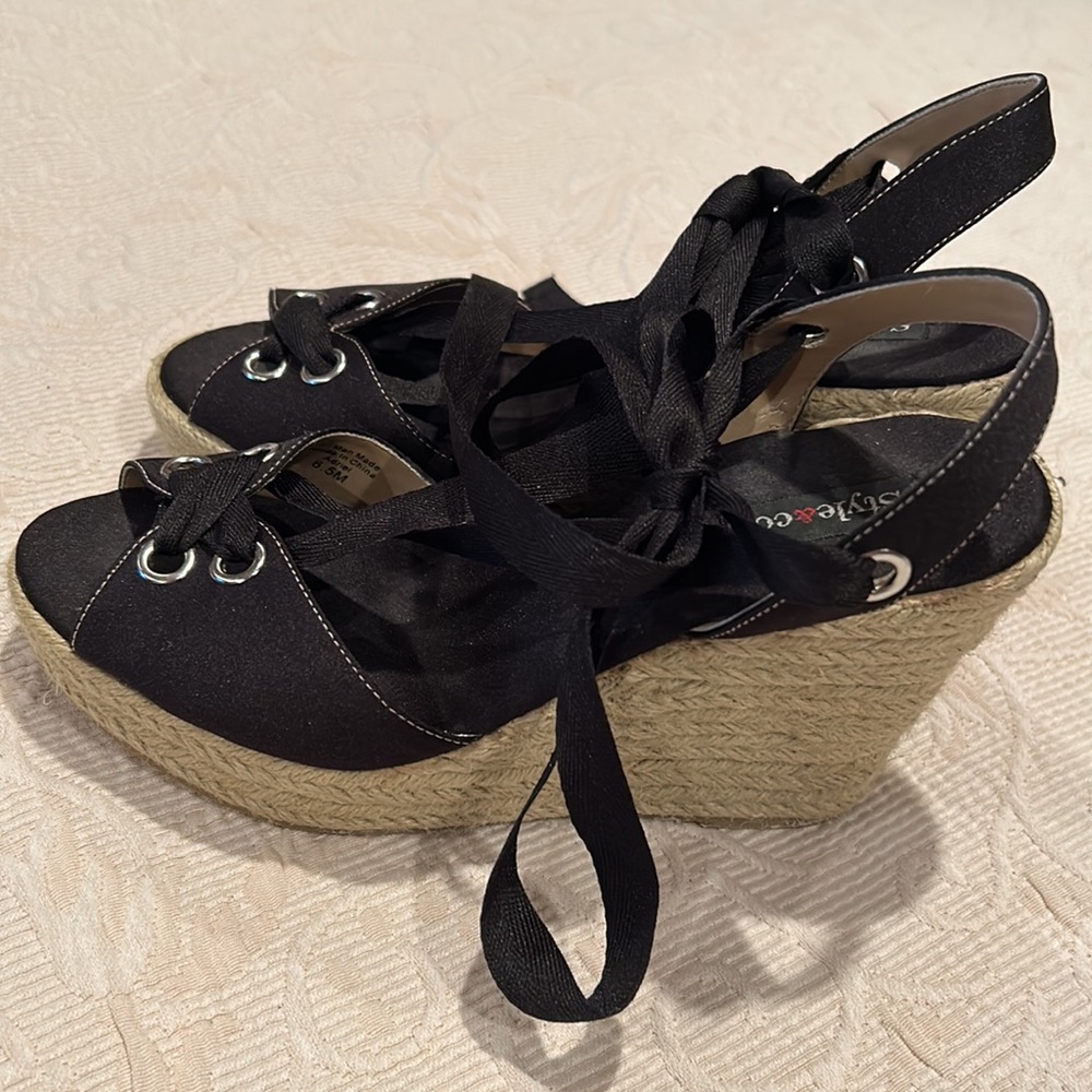 Lace up espadrilles!